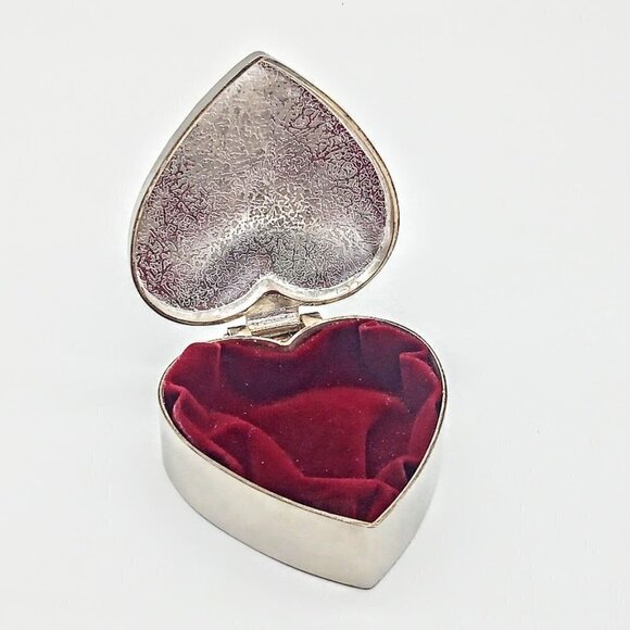 Vintage International Silver Floral Heart-Shaped Trinket Box - Picture 5 of 7